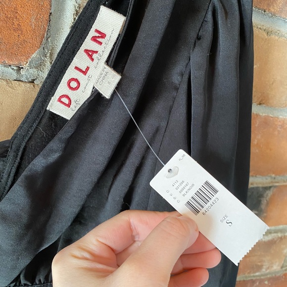 NWTs ANTHROPOLOGIE cut-out vneck top black size small - Picture 8 of 8